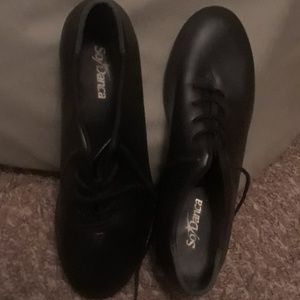 So Danca oxford tap shoes
